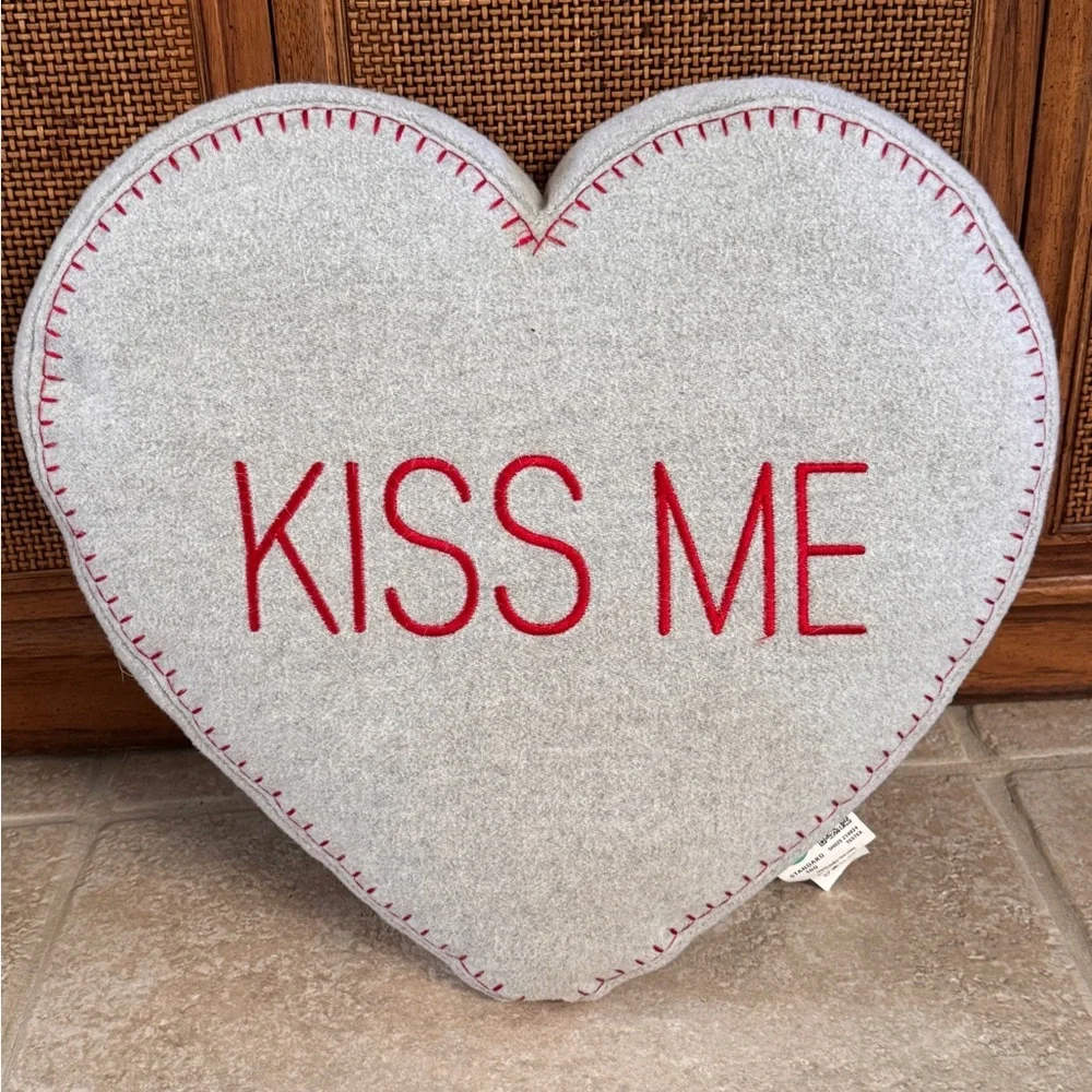 Valentine Candy Heart Shaped Love U Be Mine Kiss Me Message Novelty Pillow Set